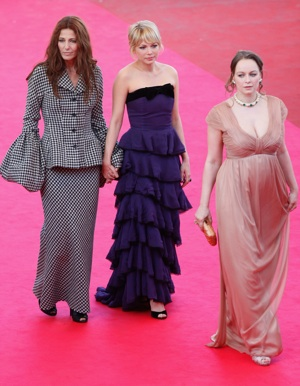 Illustration for article titled Synecdoche, New York Premiere: Can't Wait for the Movie, Can Wait for the Ugly Dresses